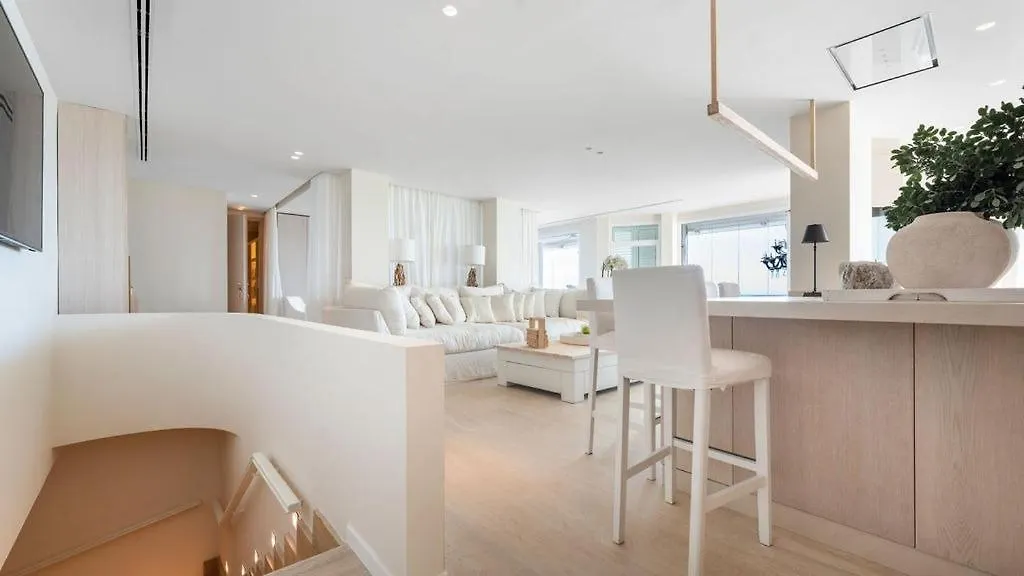Waterfront Beach Paradise Apartment Benalmadena