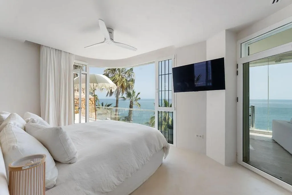 Waterfront Beach Paradise Apartment Benalmadena